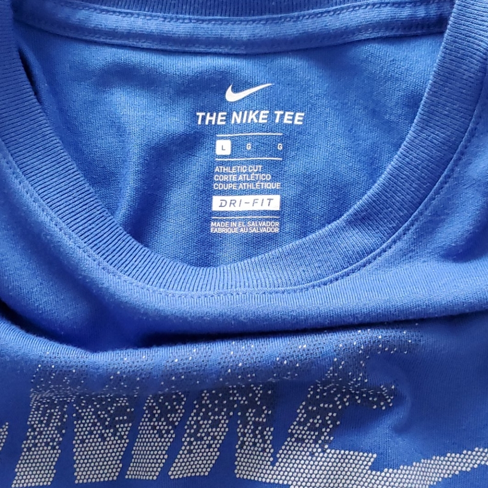 2 blue Nike dri-fit, youth large shirts - Picture 9 of 9